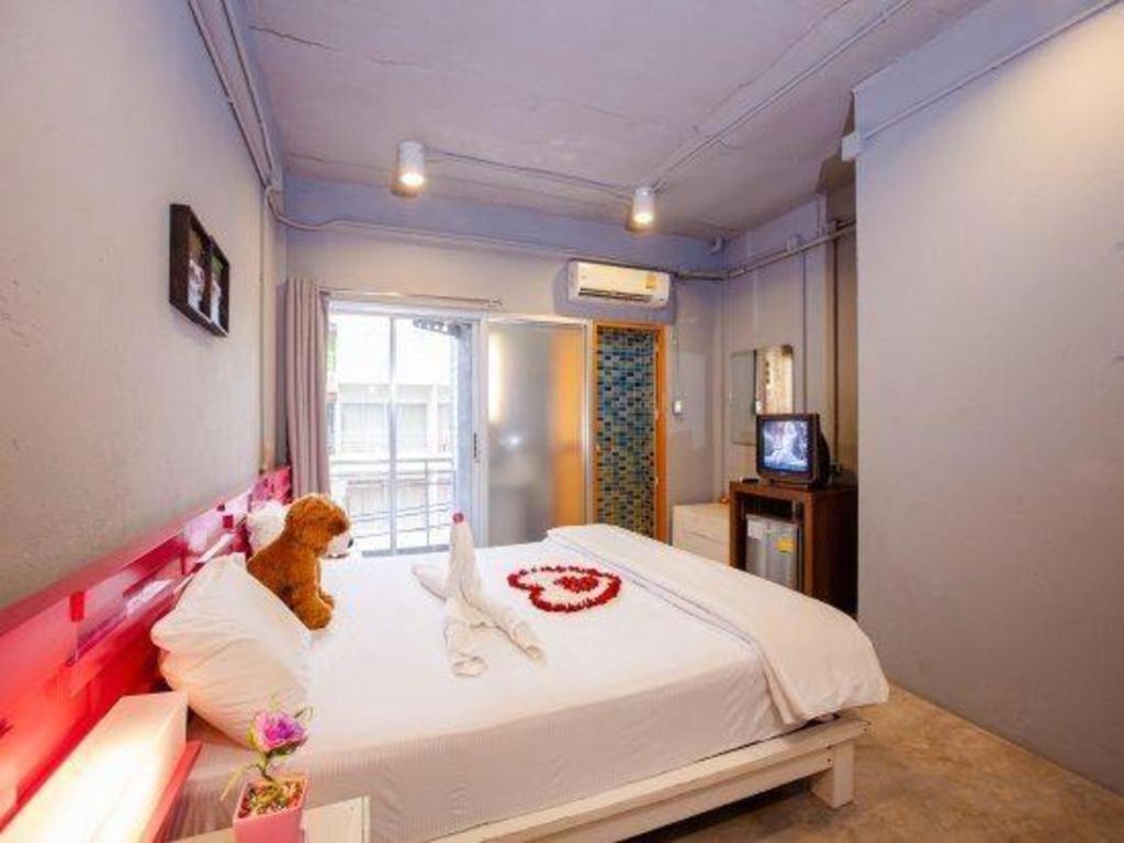 فندق أو واي أو 292 ذا أودي هيب Patong المظهر الخارجي الصورة
